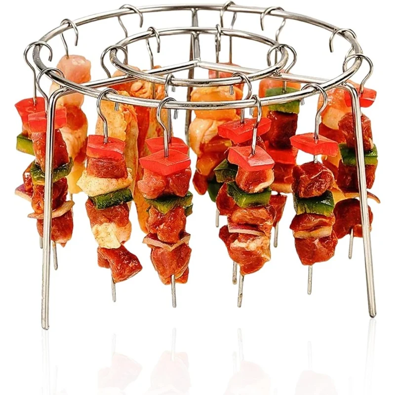 Suporte vertical de espetos com espetinhos de carne montados
